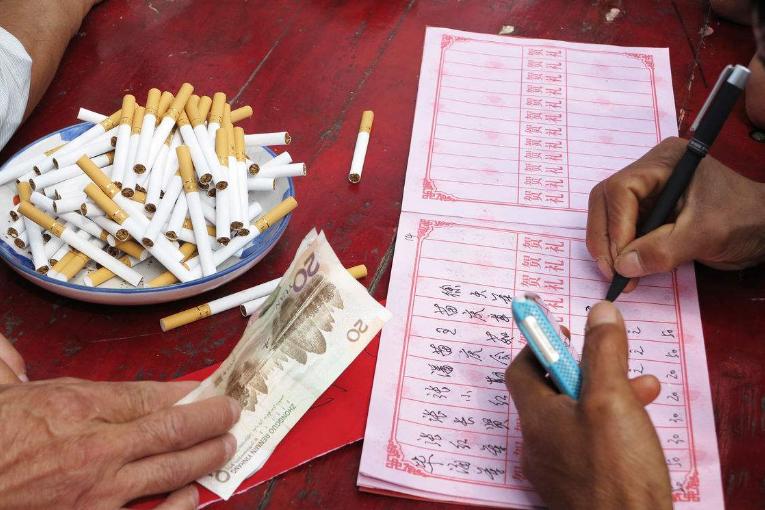 女领导结婚是否要送礼,同事结婚领导让我捎礼