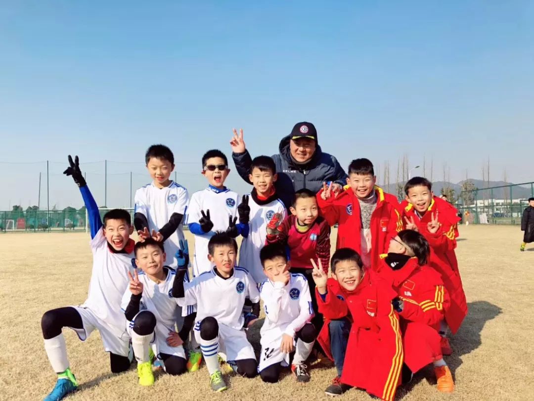 苏州太湖邀请赛赛况组图大放送孩子们踢球学习两不误