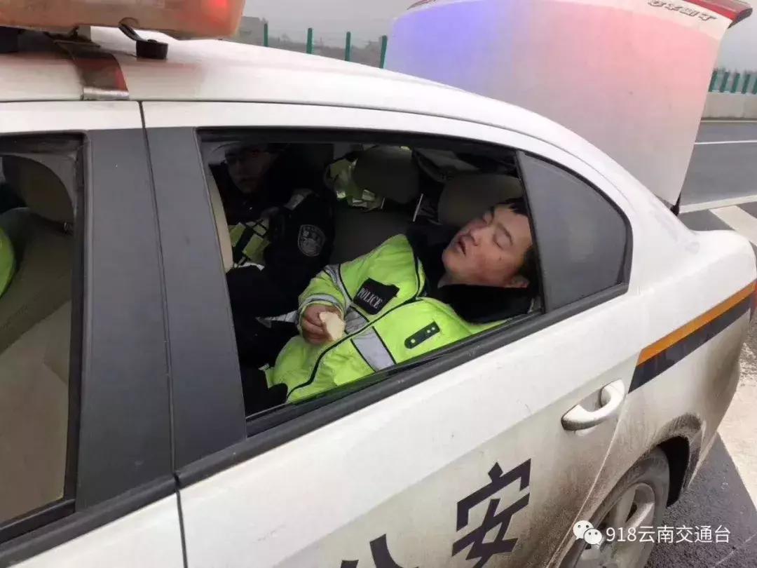 比起堵车、事故，朋友圈里的这些更值得关注……