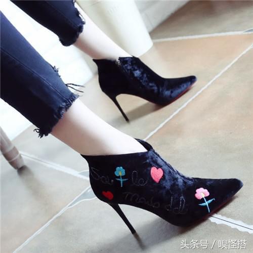 不管是多大年纪的妹纸，都会有同一种痛苦，高跟鞋磨脚怎么办？
