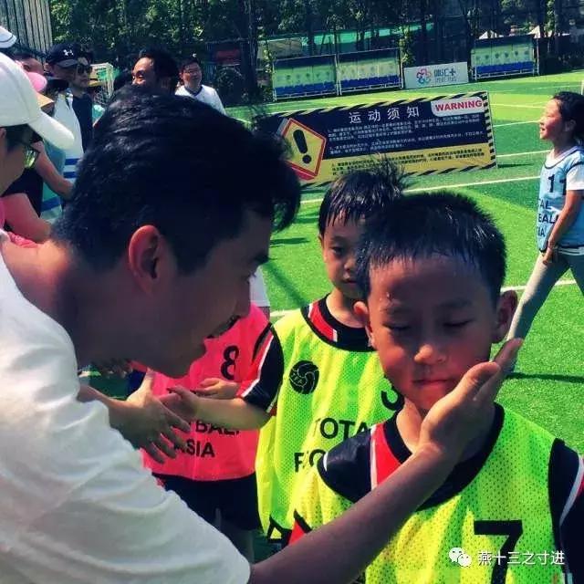 从“球场酷公子”到“见习中场发动机”