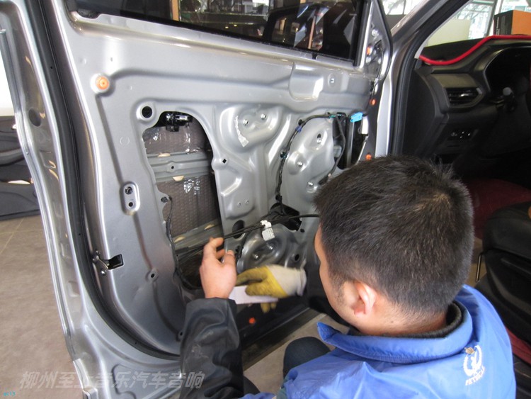 南宁五菱宏光v改音响,五菱宏光改装音响隔音