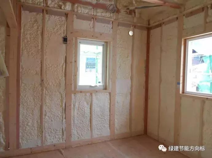 房间里特别冷而且很潮湿如何保温,顶楼冬天太冷怎么做保温