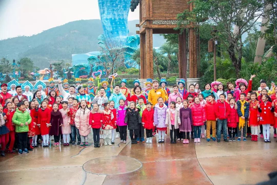 走起~今晚18:30拿出手机摇一摇,《过年啦》惊喜来袭!