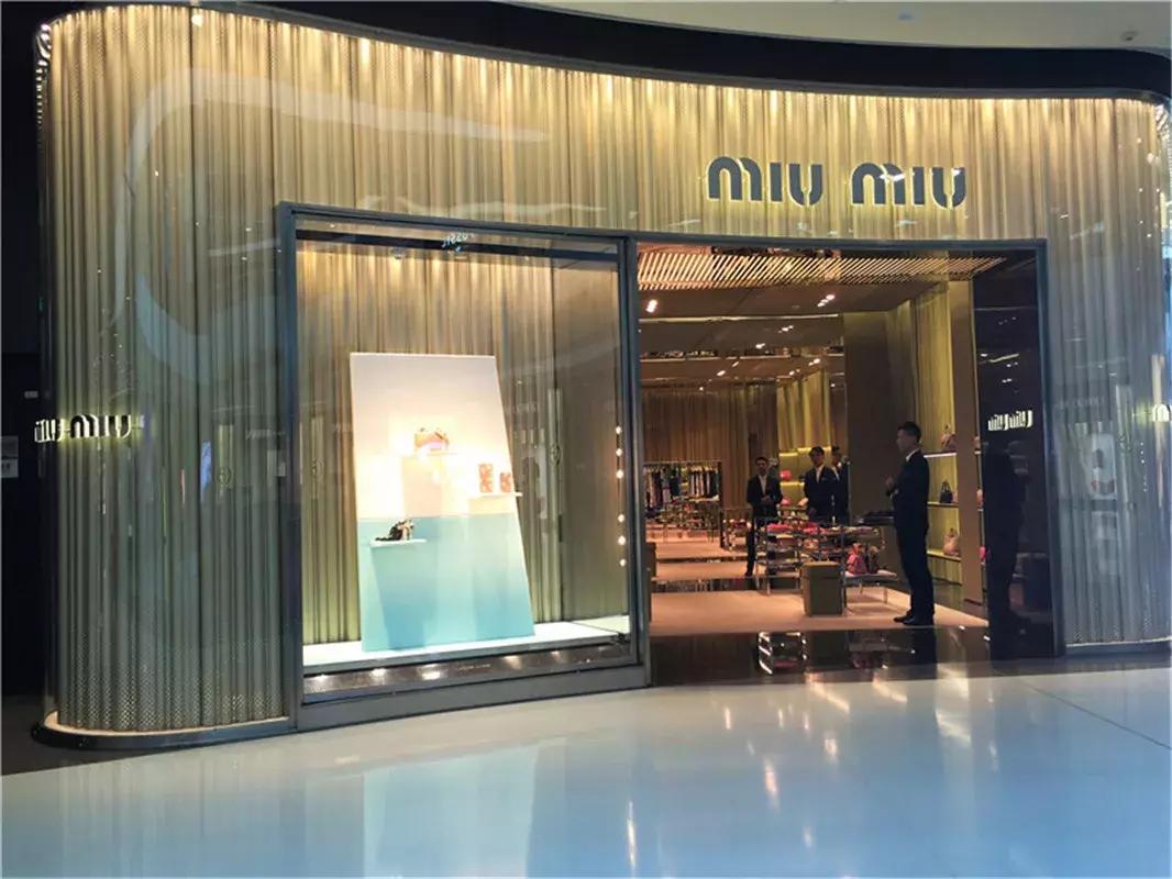 2018三亚免税店购物攻略，三亚免税店免费接送大巴班车