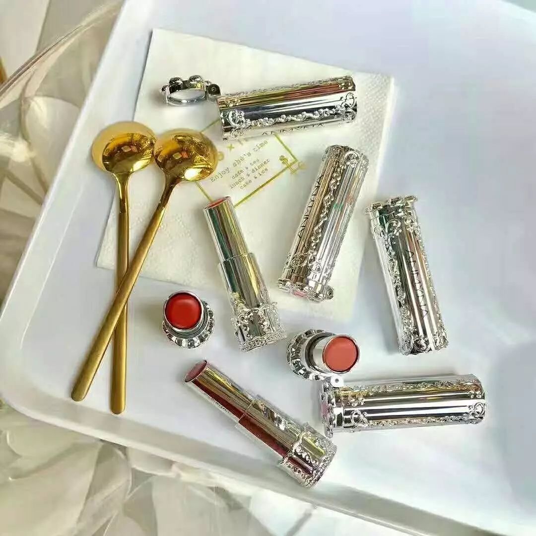 每月圆桌｜我们收集了340个口红故事，有哪一个治愈了你？