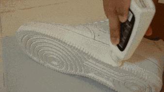 白鞋自然发黄,黑鞋白底发黄怎么办