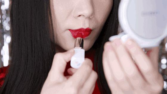 跟着宋慧乔、李圣经一起打造“新年妆”，你看怎么样？