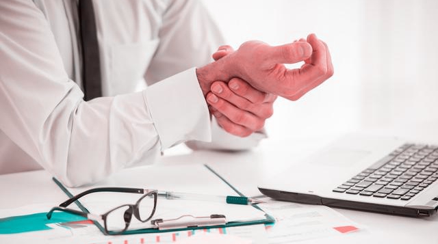 白领如何防止腱鞘炎,腱鞘炎一直疼一直在工作