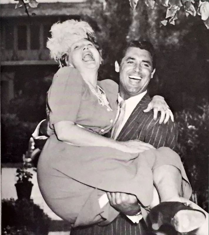 她比卓伟更恶毒，却被誉为最“伟大”的八卦记者！