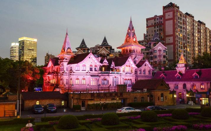 上海可以坐地铁去的古镇,上海国外风情的小镇