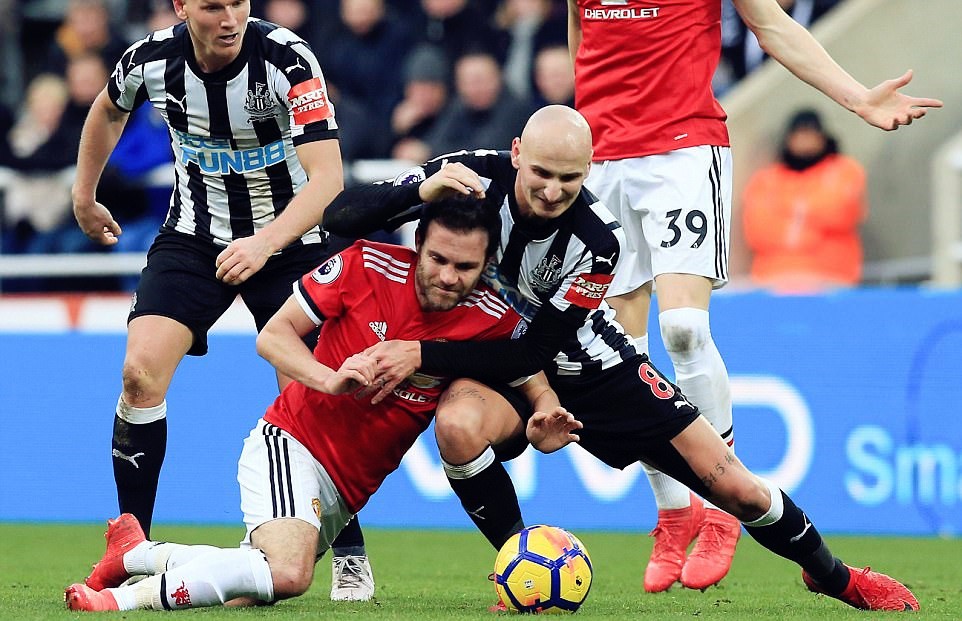 招招被克制,穆里尼奥遭到老冤家贝大师“死亡缠绕”