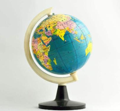 远古地球为什么会膨胀爆裂，变为现在地球形态，这就要从诞生说起