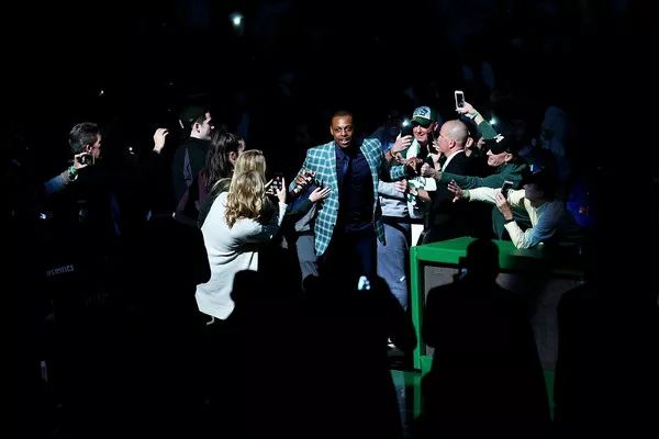 凯尔特人0号球衣不是退役了吗,凯尔特人黑球衣