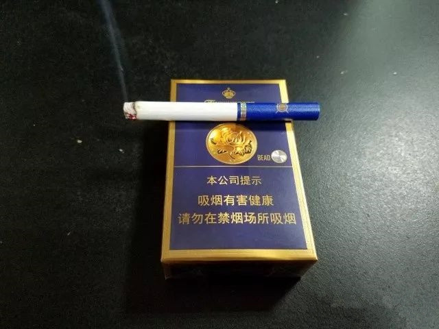 改版的芙蓉王,怎么把爆珠塞进去的?