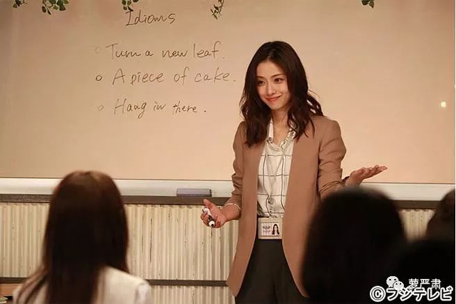 忙到面如土色不洗头,第一集就被分手,这个女主我好喜欢