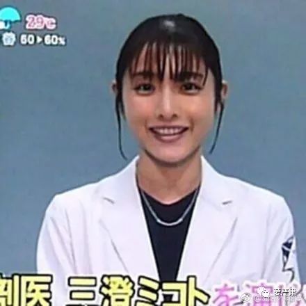 忙到面如土色不洗头,第一集就被分手,这个女主我好喜欢