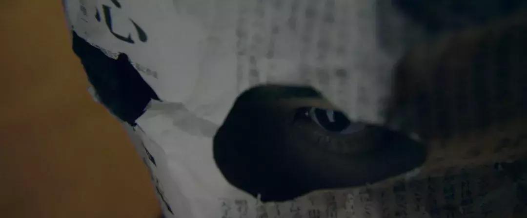 站在悬崖上的每个人，都以为自己只有一种选择