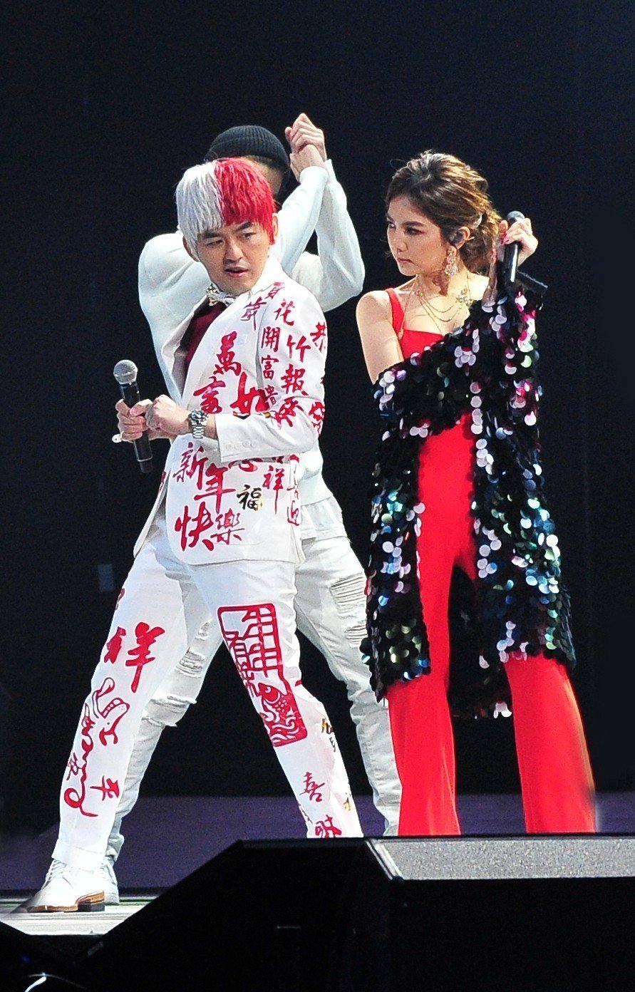 都在关注央视春晚？看看台湾同胞除夕夜都看点啥？