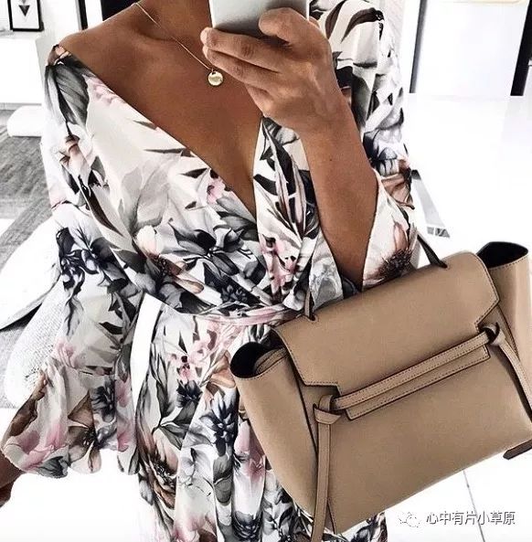 是时候买一个Celine包包了！