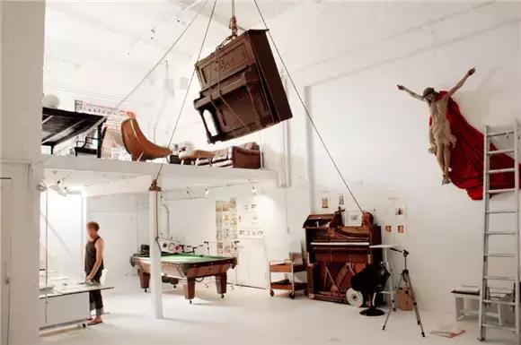 他把12个前女友都做成了高跟鞋？到底是真的假的