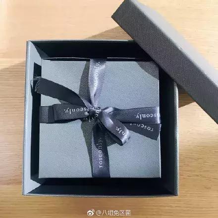 明星送媒体礼物,明星新年礼物送什么