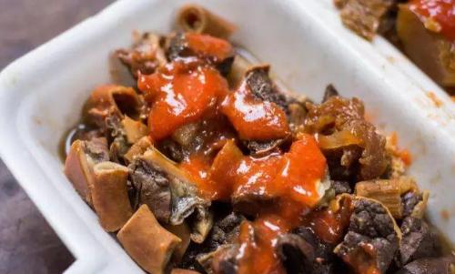 一碗牛杂能在夜市立足几十年,牛杂记忆深处的味道