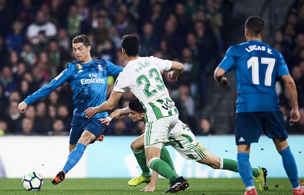 西甲传奇拉莫斯皇马,c罗皇马奥萨苏纳远射进球