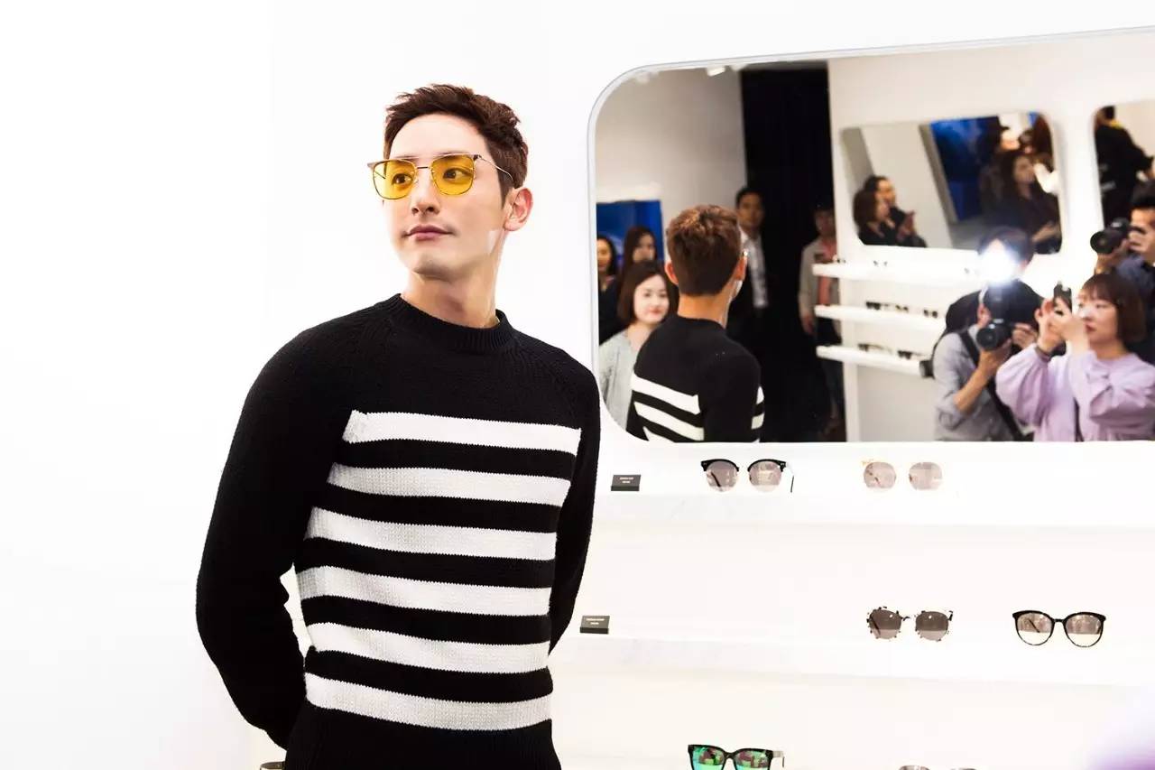 韩国比较火的墨镜,韩国超火的墨镜