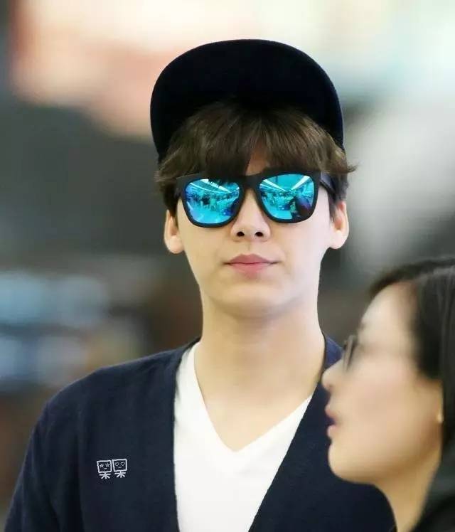 韩国比较火的墨镜,韩国超火的墨镜