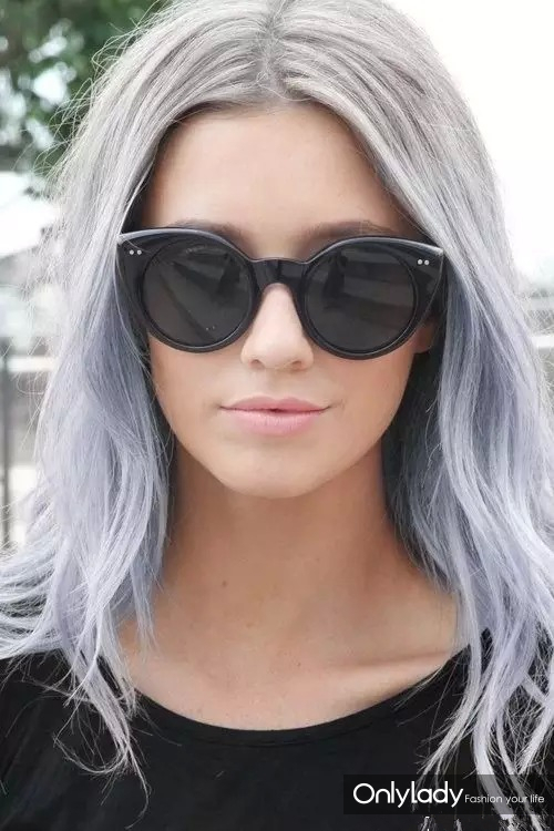 李宇春短发帅气一身黑衣服,李宇春剪头发短发