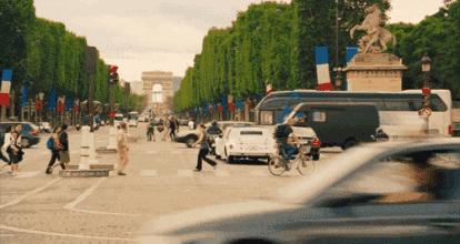 经常去旅行的人钱从哪来,去旅游的钱从哪里来的