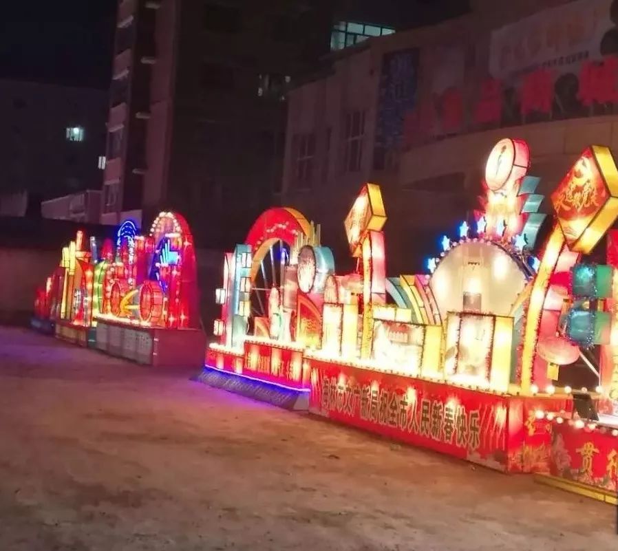 适合大人猜的元宵灯谜,猜元宵灯谜体验传统文化魅力