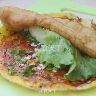 懒人煎饼两分钟就搞定了,一分钟教会你做正宗的煎饼果子