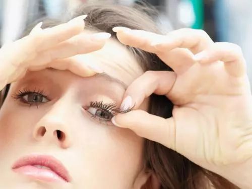种睫毛下睫毛要不要做,种睫毛还是刷睫毛好