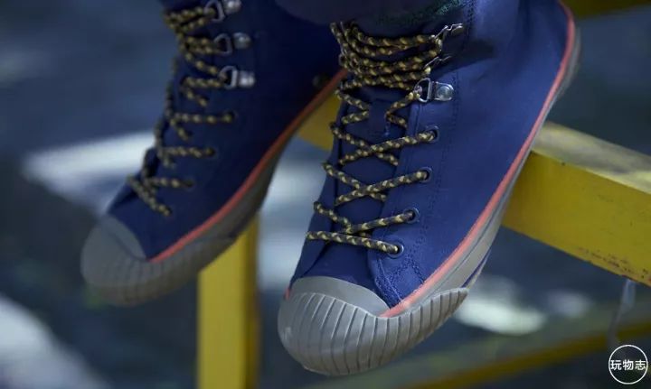 撞鞋不可怕谁最尴尬,撞鞋不可怕谁假谁尴尬