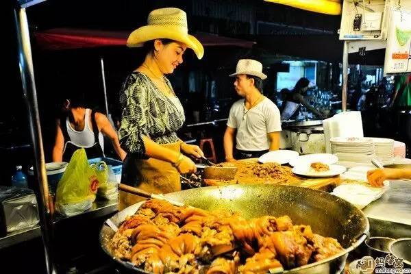去泰国必吃的10种美食,泰国旅游必吃美食价格