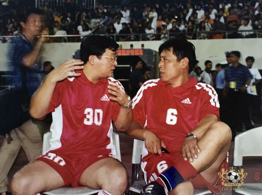 津门足球双百颂图片,津门足球双百颂签售会