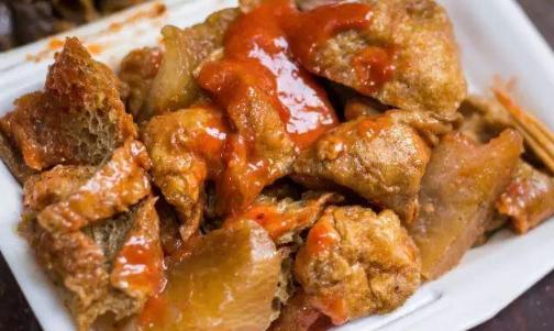 一碗牛杂能在夜市立足几十年,牛杂记忆深处的味道