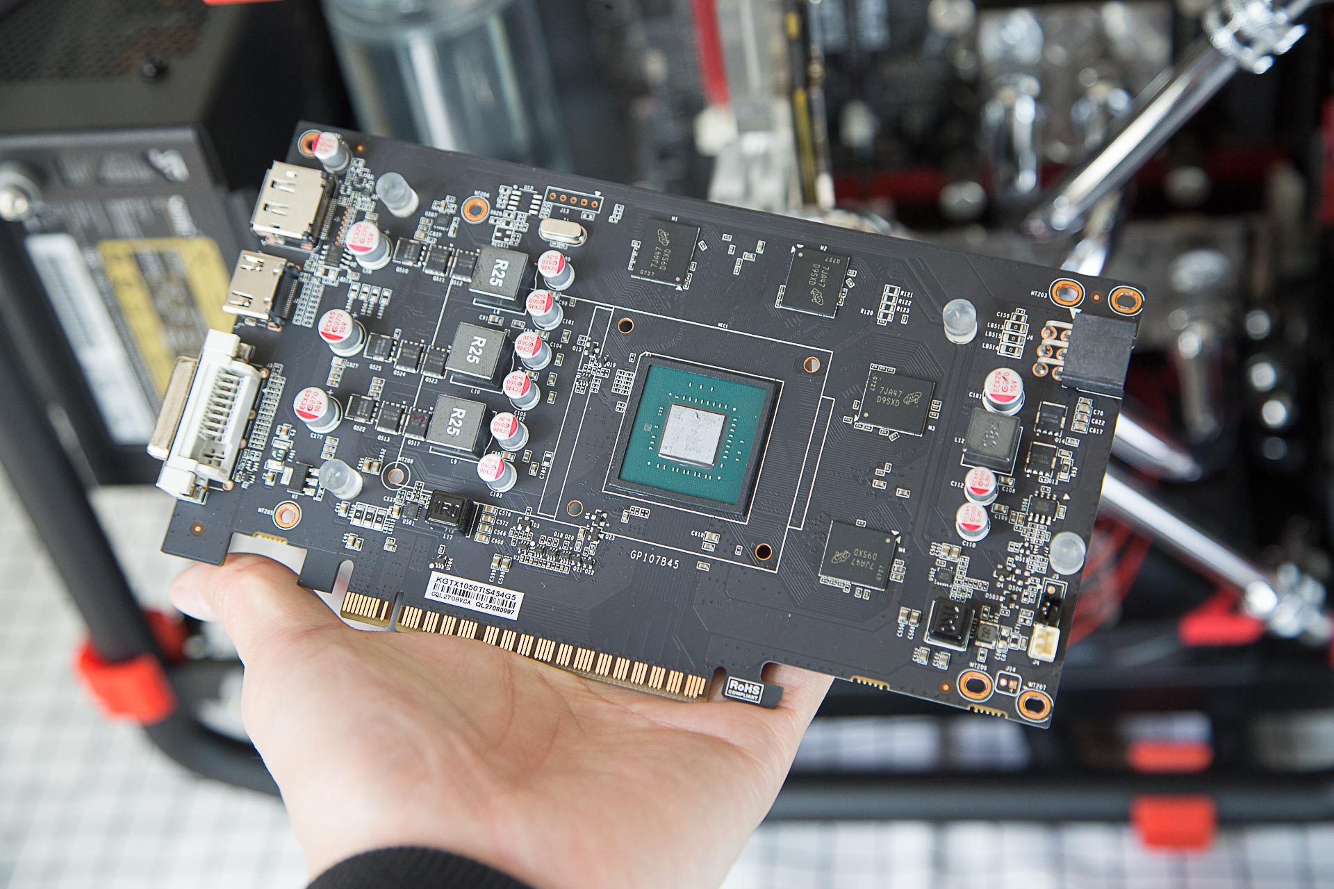 铭瑄gtx1050ti终结者评测,i38100加1060吃鸡评测