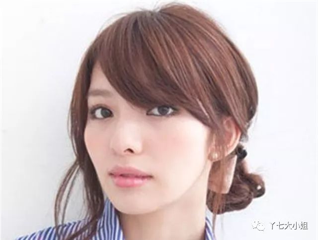 好看易学易懂洋气减龄编发教程,大圆脸新年编发教程洋气高级