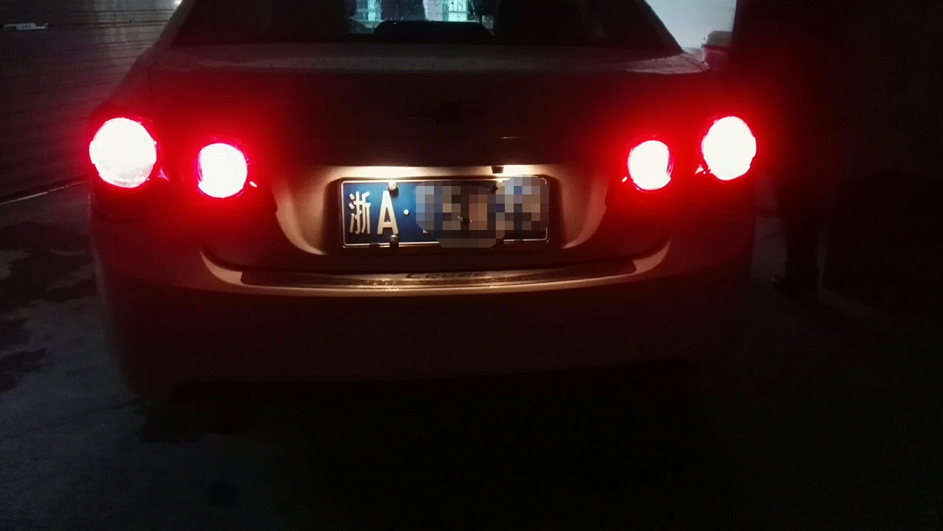 老科鲁兹百公里多少个油,老款科鲁兹跑800公里有压力吗