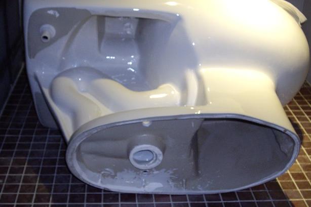 马桶安装后发现不平,马桶安装完仍然漏水是怎么回事