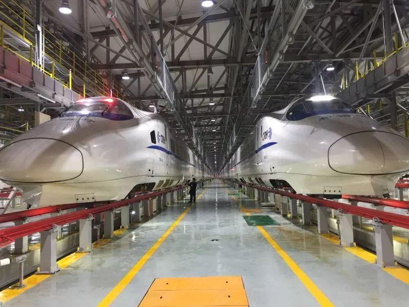 90后动车掏粪工视频,90后掏大粪小哥