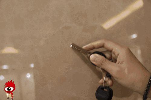 瓷砖划痕修复液会腐蚀瓷砖吗,瓷砖划痕严重修复最有效的方法