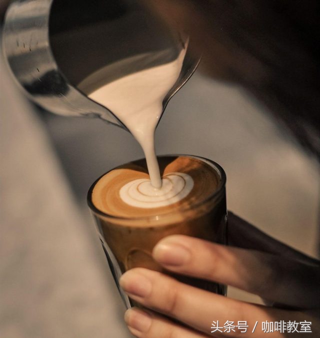 打奶步骤,咖啡拉花奶泡打到什么程度最好