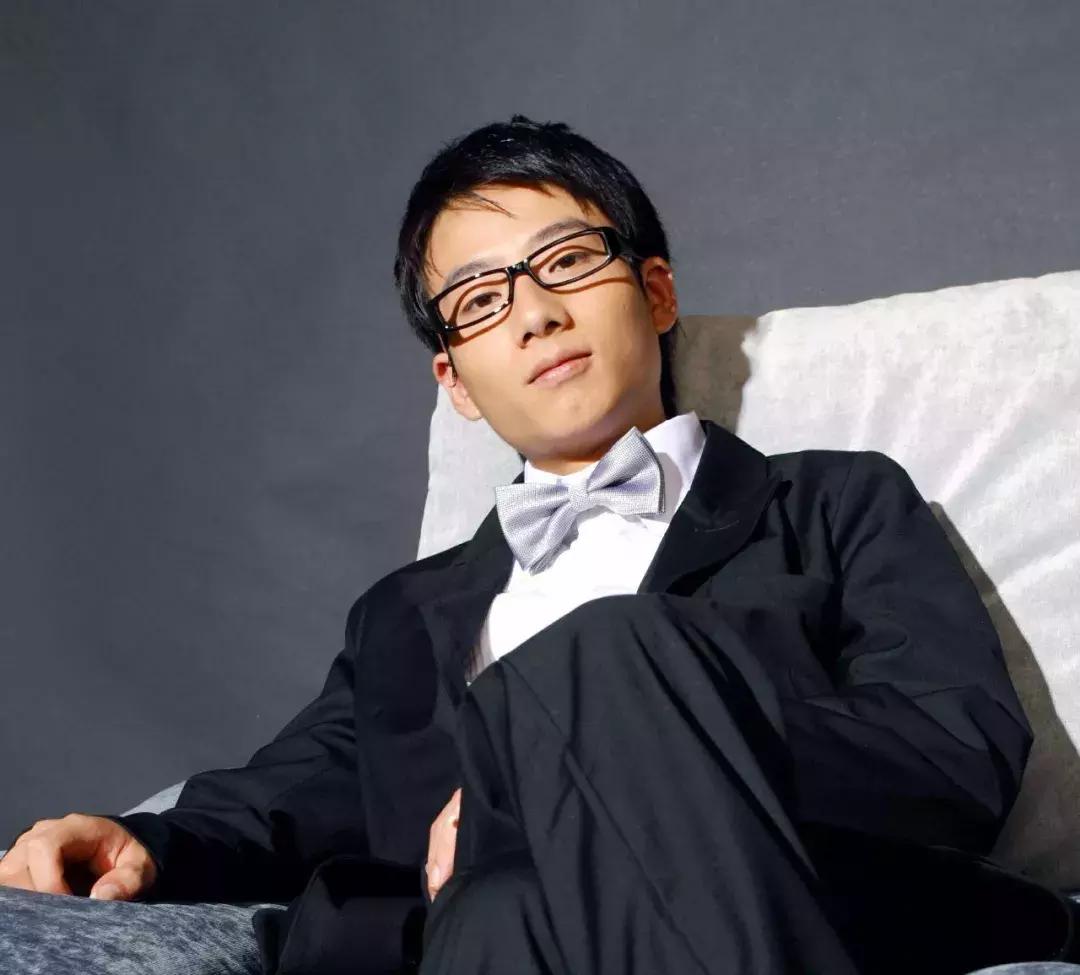 海伦凯勒眼镜品牌励志故事,海伦凯勒高端定制眼镜