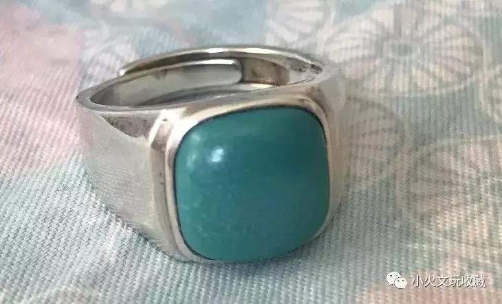 绿松石上面有一点白点是真的吗,绿松石盘玩出现白点这该怎么办