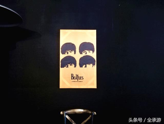 吃烧烤遇上路边歌唱,吃在承德