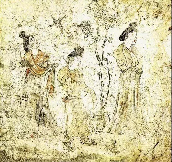 胸前如雪脸如莲，唐代小姐姐们的衣领为什么越来越低？